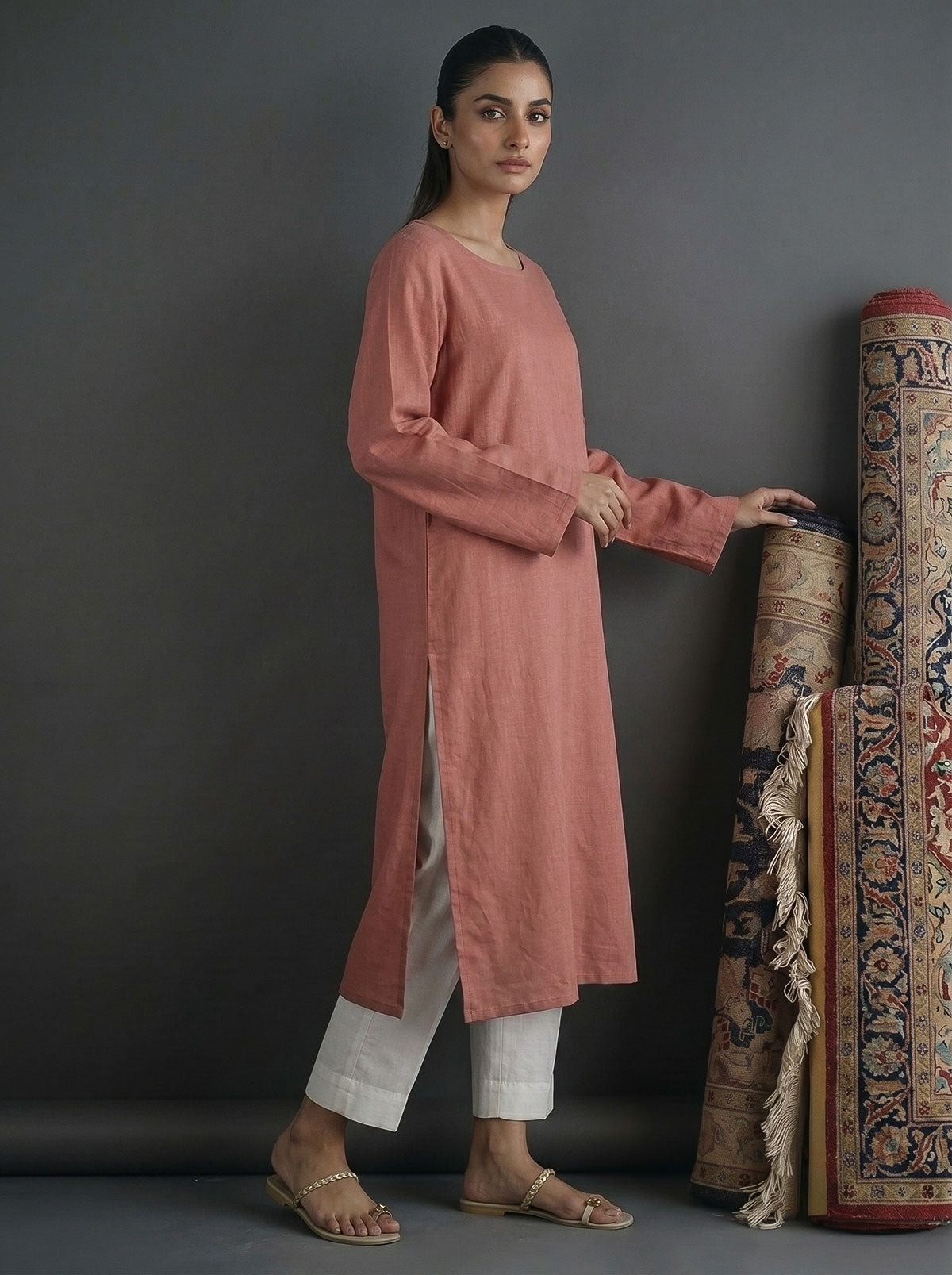 Dusty rose long kurta with side slits and round neckline, with white trousers