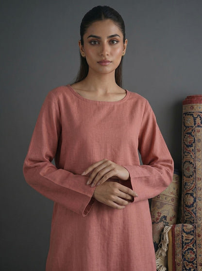 Dusty rose kurta with round neck and long sleeves, solid smooth front